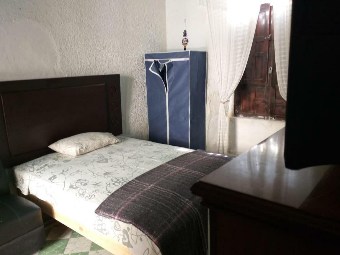 レオン Julio Houseホステル エクステリア 写真